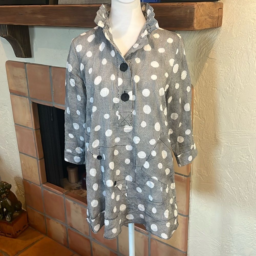 Terra SJ Apparel Black and White Striped Polka Dot Ruffle Tunic, size SMALL